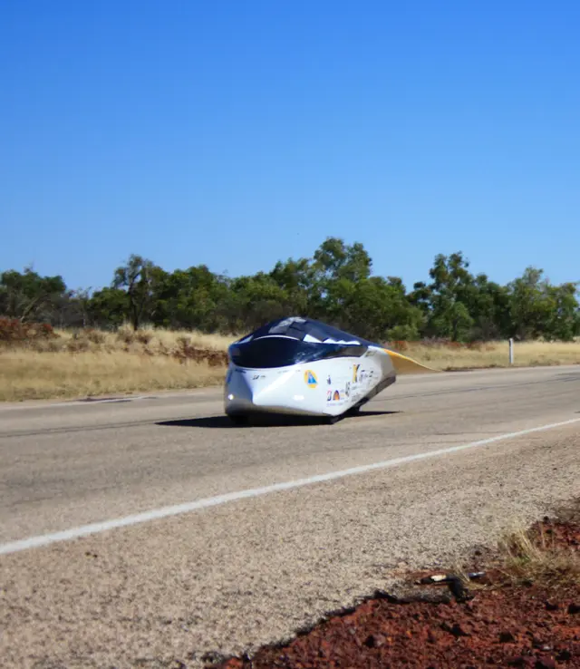 JU Solar Team MG 6613